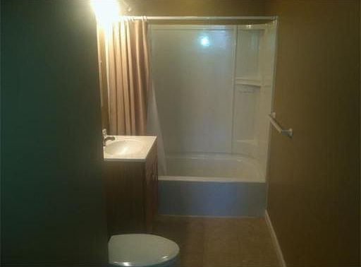 2nd image of 122 Reney St #2