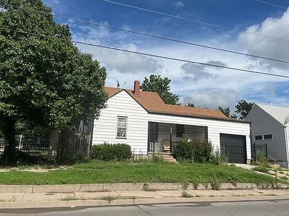 3rd image of 1524 N Hillside St