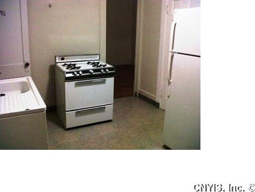 4th image of 204 Lynch Ave