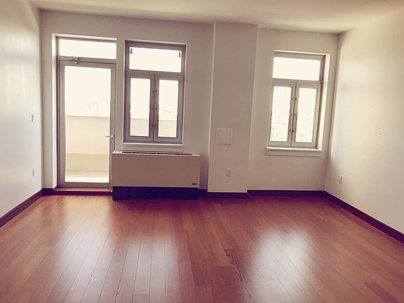 5th image of 4026 College Point Blvd #Ph10