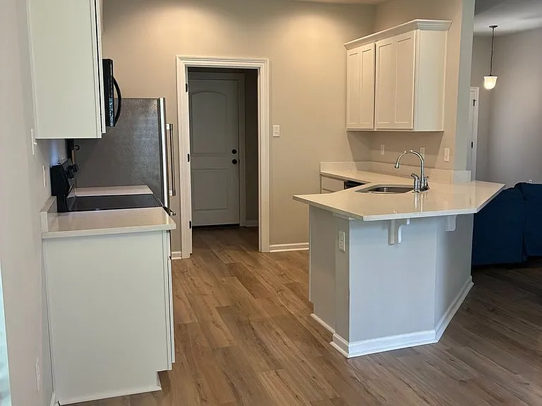 137 Keaton Ct — Photo 4