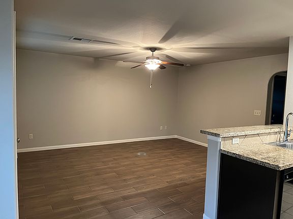 3rd image of 24176 Evergreen Dr Unit B