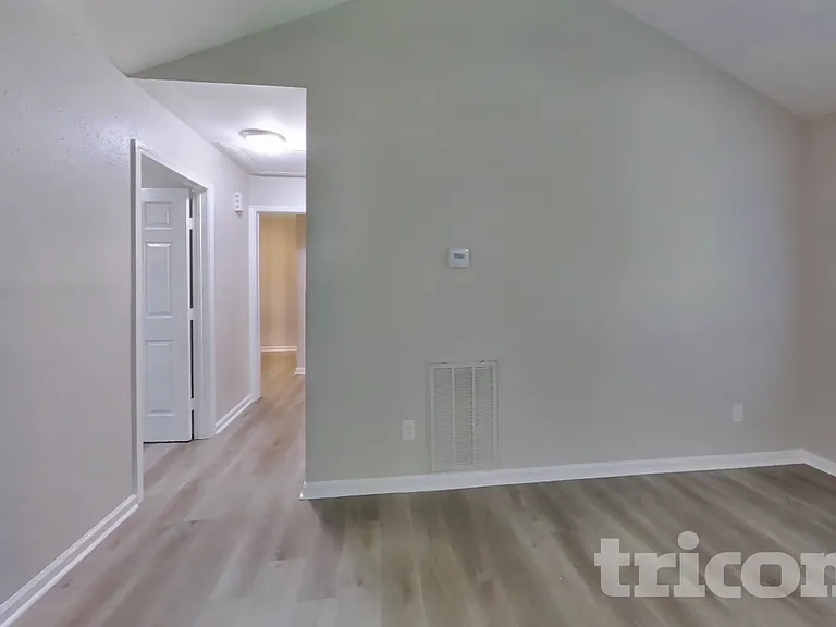 12211 Haroldson Forest Dr — Photo 4