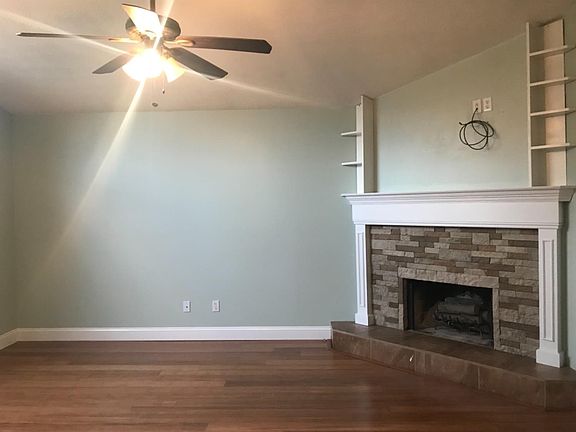 3rd image of 861 Revere Run Dr