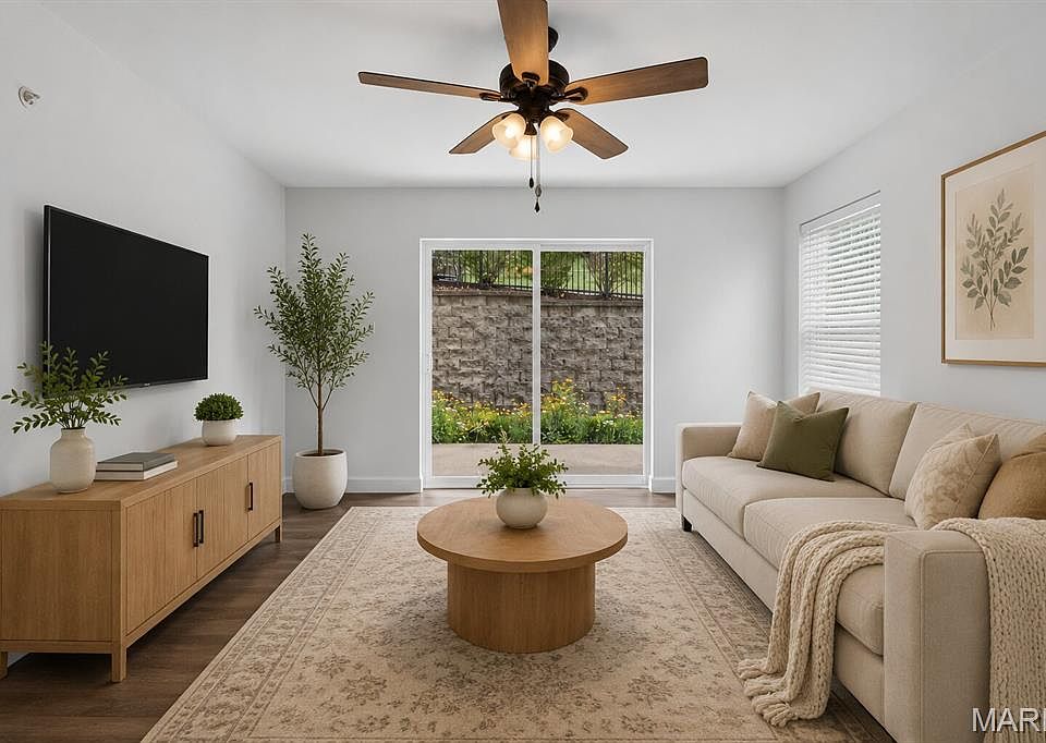 1st image of 1141 Arbor Creek Dr APT 1D