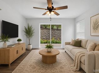 1141 Arbor Creek Dr APT 1D, Saint Louis, MO 63122