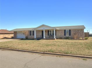 601 N Stanley Ave, Hinton, OK 73047