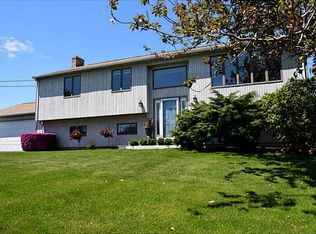 14 Weetamoe Ln, Portsmouth, RI 02871