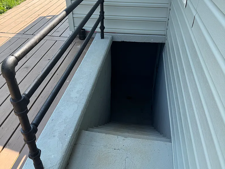 825 Maryland Ave — Photo 23