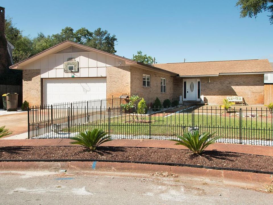 1st image of 606 Manor Ct