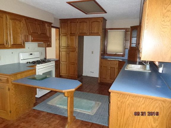 4th image of 155 Scottsdale Cir