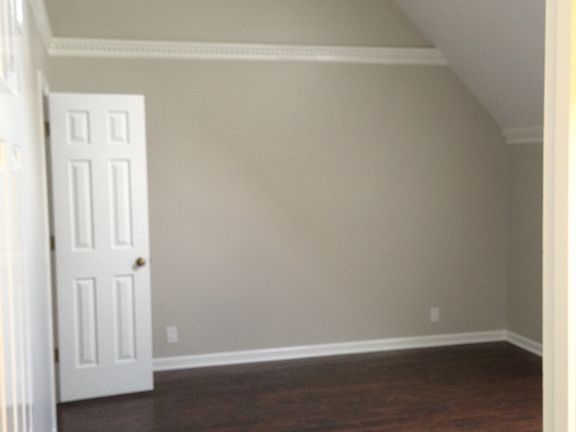 3rd image of 111 33rd Ave S APT 201