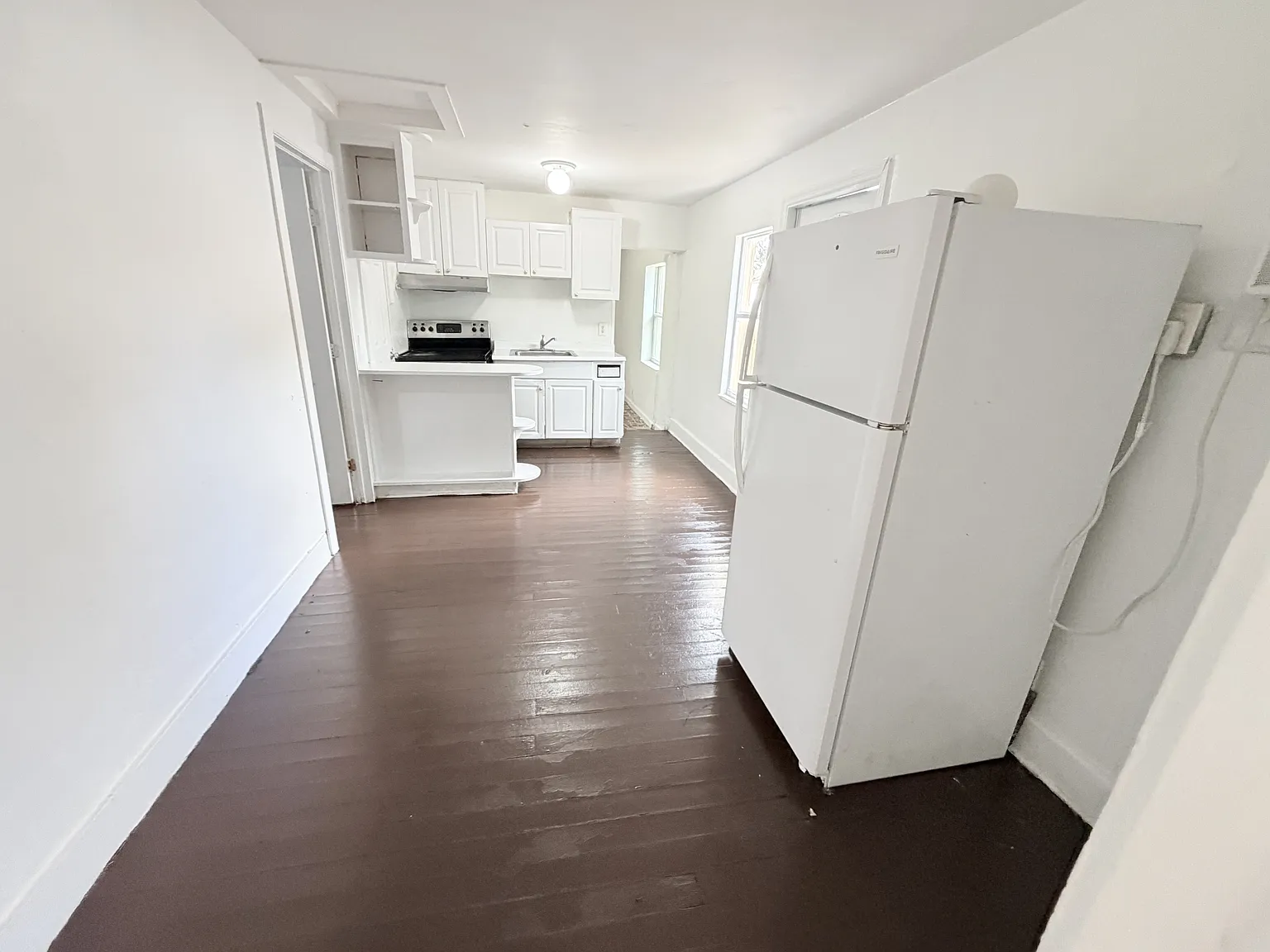 4343 Pinewood Avenue - 1 — Photo 4