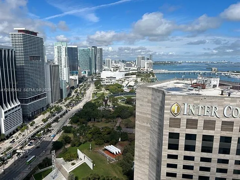 335 Biscayne Blvd #4200 — Photo 17
