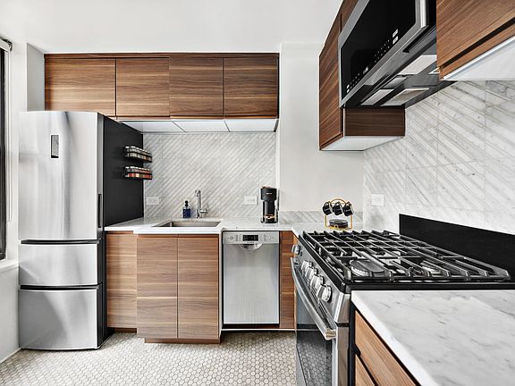 4th image of 161 W 16th St APT 8E
