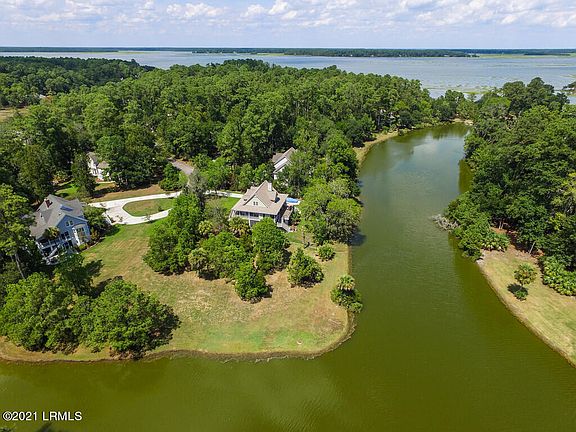 2nd image of 6 Stillwater Lane