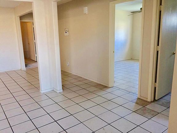 3rd image of 7618 Oak Chase