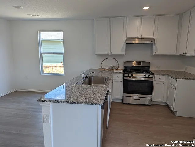 7350 Rosada Way — Photo 3