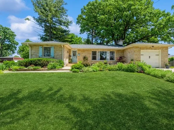 7807 Pershing Blvd, Kenosha, WI 53142