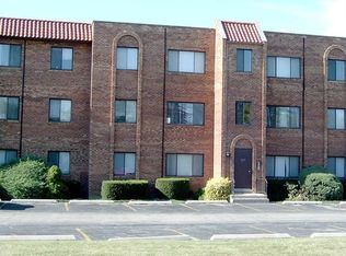 361 E Rimini Ct #1B, Palatine, IL 60067