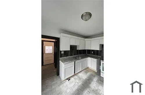 2934 Montgomery Ave Photo 1
