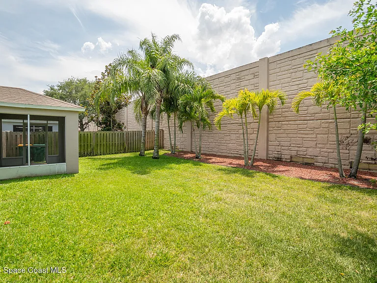 2467 Deercroft Dr — Photo 4