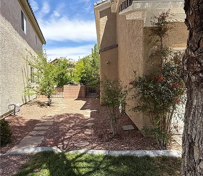 10024 Via Toro Ave — Photo 4