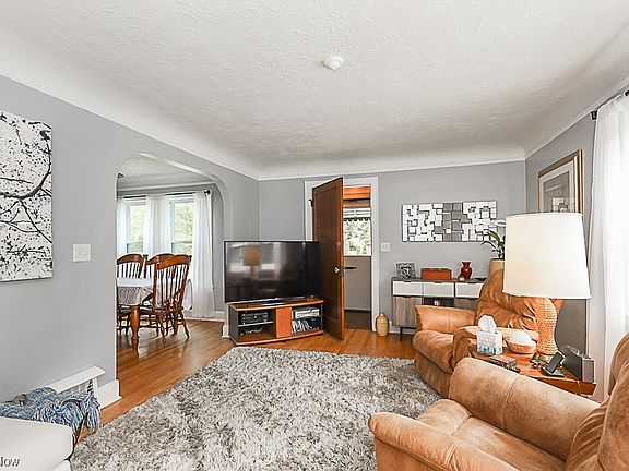 2nd image of 17103 Woodbury Ave