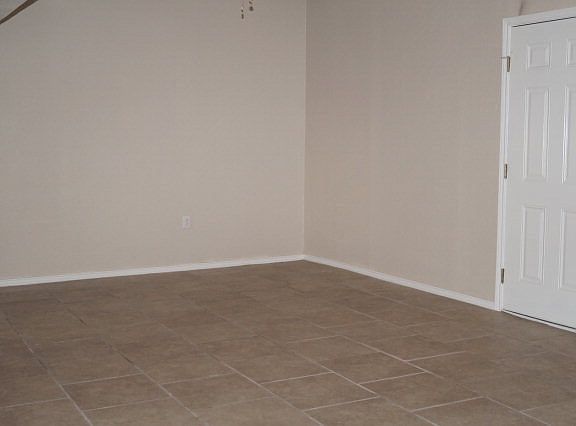 3rd image of 12063 W Louise St