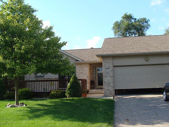 2nd image of 527 Emerald Dr