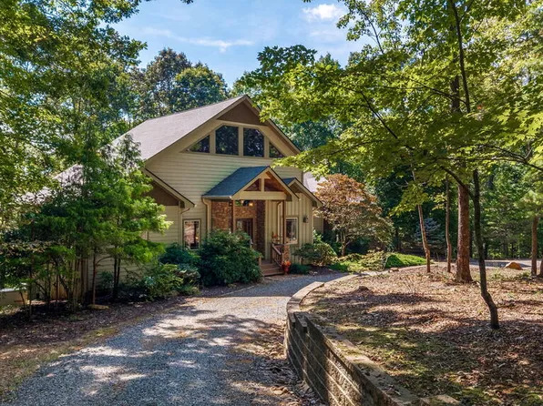 200 Plantation Ln, Blue Ridge, GA 30513