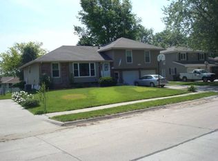 1115 Lafayette Dr, Papillion, NE 68046
