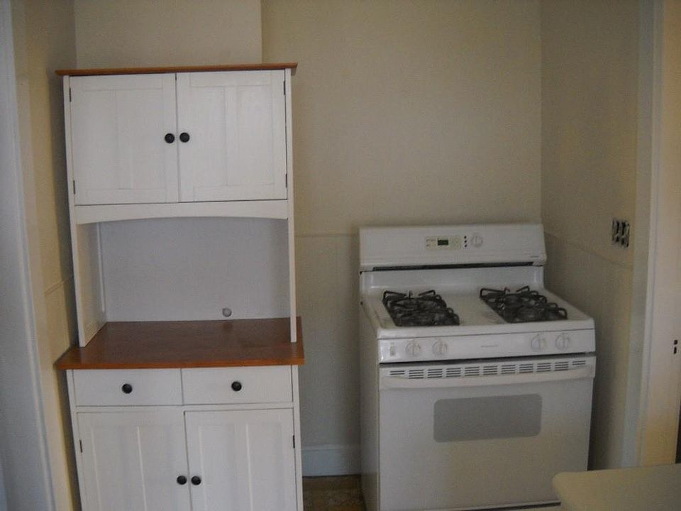 2nd image of 66 Chapman St APT 4