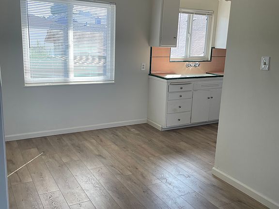 3rd image of 1482 Santa Rosa St