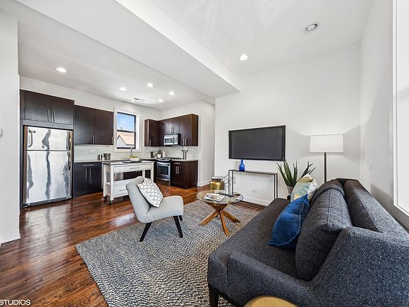 2nd image of 1501 N Bosworth Ave APT 2C