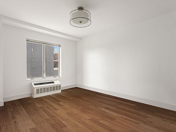 5th image of 2513 27th St #4D