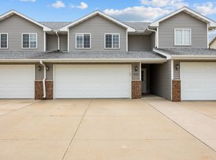 533 E Goldfinch Dr, Tiffin, IA 52340