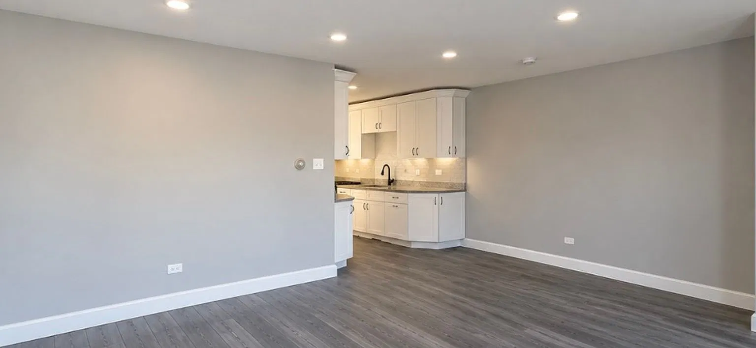 360 East North Avenue — Photo 2