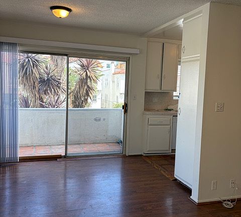 5th image of 1123 S Wooster St APT 101