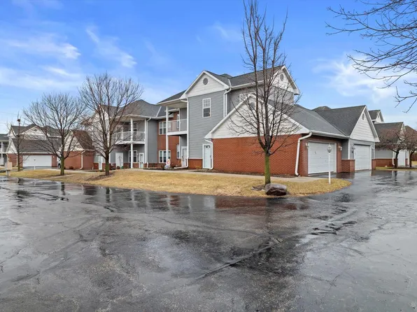 697 West Dekora STREET #F, Saukville, WI 53080
