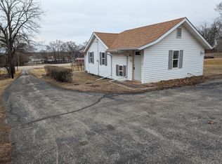 7215 Forest Hills Rd, Loves Park, IL 61111