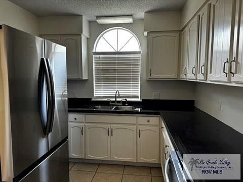 4th image of 629 Balboa Rd