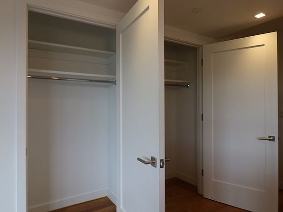 4th image of 10 Saint Pauls Pl APT 5U