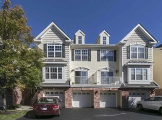 13 Bayside Dr, Bayonne, NJ 07002