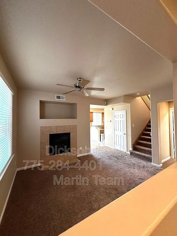 4 bed, 2.5 bath, 1884 sqft, $2,550 — Photo 2