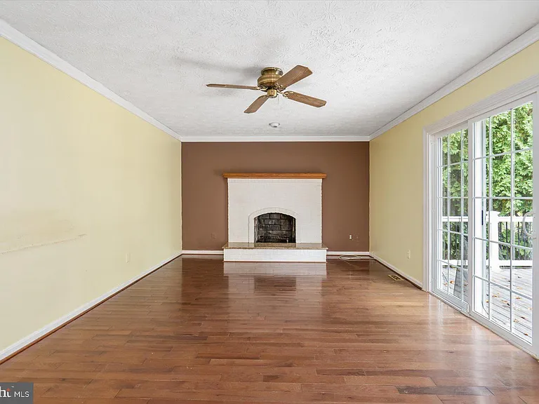 2505 Buckingham Ct — Photo 19