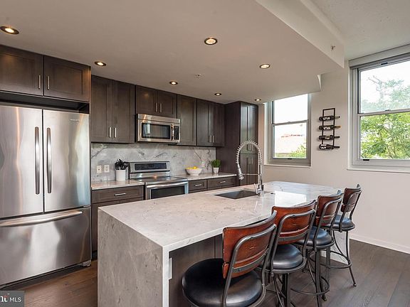 4th image of 3409 Wilson Blvd Unit 201