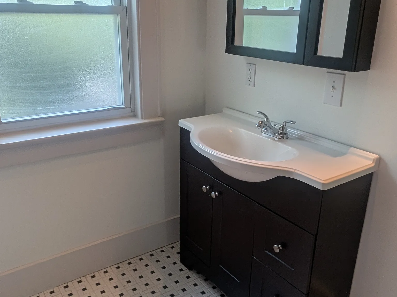 3 bed, 1574 sqft, $2,100 — Photo 4