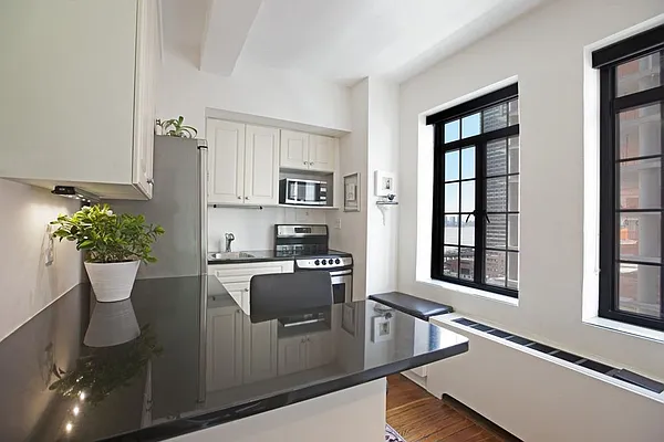 Sold by LG Fairmont Group | media 10