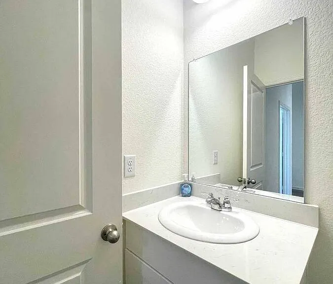 35 Glen Crossing Rd — Photo 19